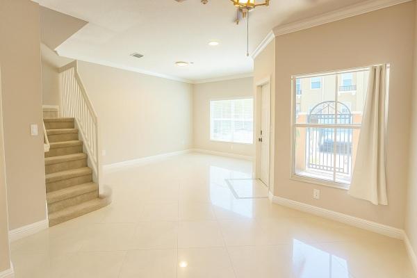 Tuscan Villas, 2851 W Prospect Rd #1102, Tamarac, Florida 33309, image 2