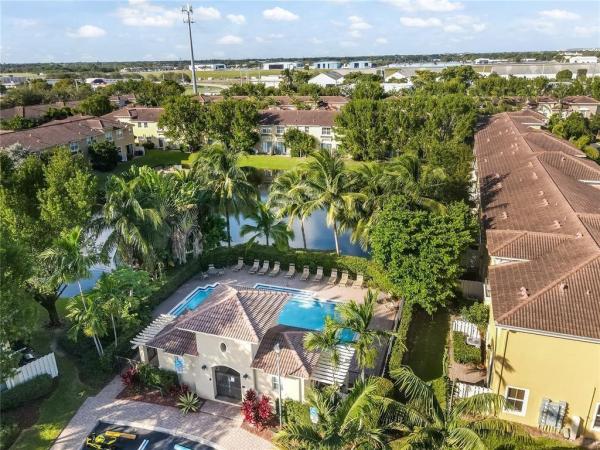 Tuscan Villas, 2851 W Prospect Rd #1102, Tamarac, Florida 33309, image 3
