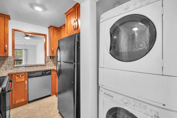 Manaranda Village, 1021 Mockingbird Ln #303, Plantation, Florida 33324, image 2