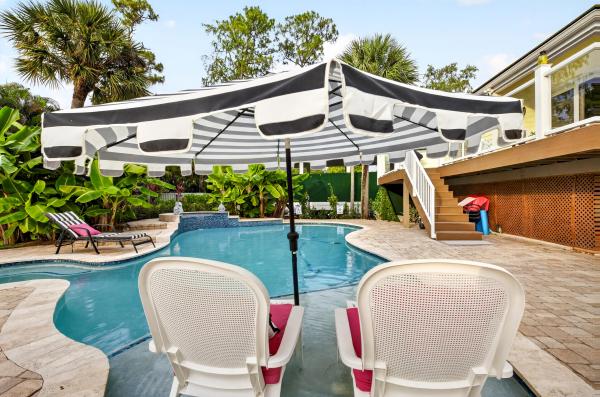 Pinewood Grove Of Wellington, 13074 La Mirada Cir, Wellington, Florida 33414, image 1