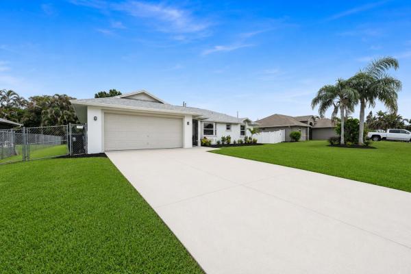 Southbend Lakes Estates, 3520 SE Hyde Cir, Port St. Lucie, Florida 34983, image 1