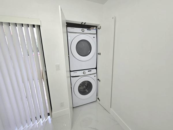 Courtyard Of Coral Gate, 5577 Courtyard Dr, Margate, Florida 33063, image 3