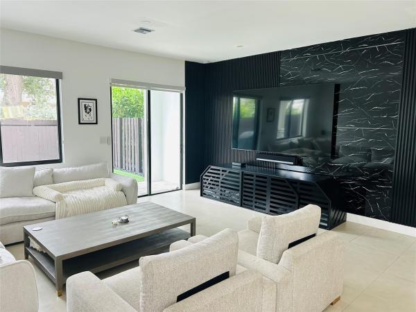 Tarpon River, 310 SW 9th St #1, Fort Lauderdale, Florida 33315, image 2
