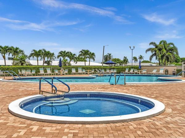 Leisureville Golf Lane, 2017 SW Golf Ln #109, Boynton Beach, Florida 33426, image 1