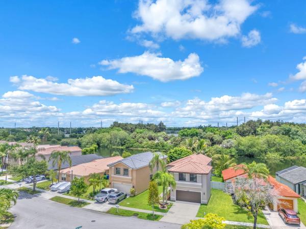 Silver Lakes, 2003 SW 173rd Ave, Miramar, Florida 33029, image 2