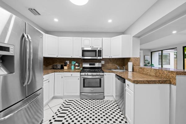 Almar Estates, 3024 NE 2nd Ter, Wilton Manors, Florida 33334, image 1