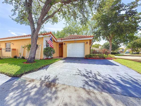 Garden Homes At Country Isles, 1420 Seagrape Cir, Weston, Florida 33326, image 1