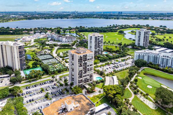 Jefferson Tower, 2425 Presidential Way #PH-5, West Palm Beach, Florida 33401, image 2