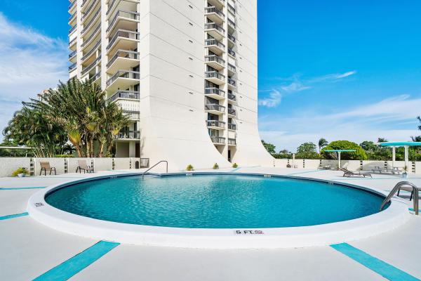 Jefferson Tower, 2425 Presidential Way #PH-5, West Palm Beach, Florida 33401, image 3