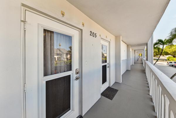 Deerfield Beach Gardens, 400 SE 10th St #205, Deerfield Beach, Florida 33441, image 3