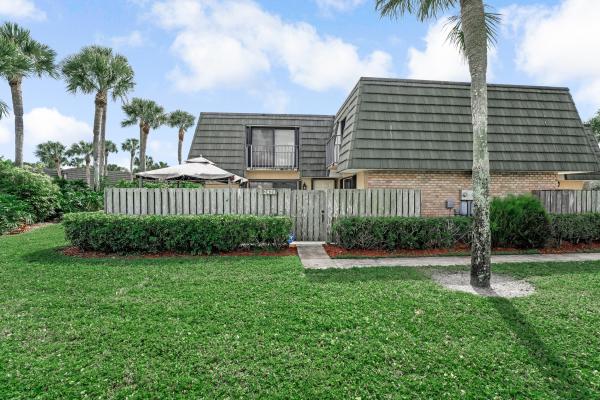 Village Of Sandalwood Lakes, 2439 24th Way, West Palm Beach, Florida 33407, image 2