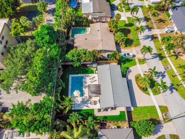 Coral Manor, 300 SE 8th Ave, Deerfield Beach, Florida 33441, image 2