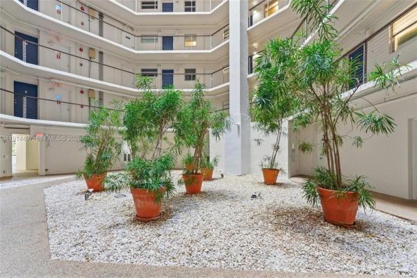 Octagon Towers, 1881 Washington Ave #2G, Miami Beach, Florida 33139, image 2