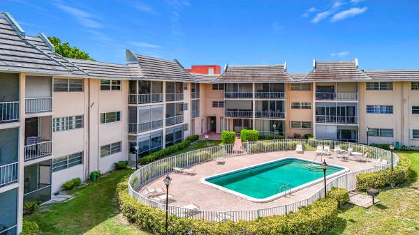 Lake Forest, 2850 Forest Hills Blvd #212, Coral Springs, Florida 33065, image 1
