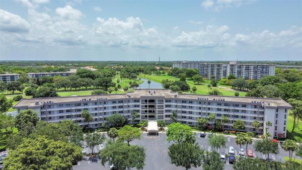 Oaks Lane At Palm-Aire, 555 Oaks Ln #311, Pompano Beach, Florida 33069, image 3