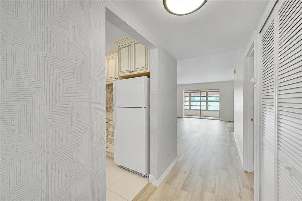 Abbey Village, 23 Abbey Ln #202, Delray Beach, Florida 33446, image 2