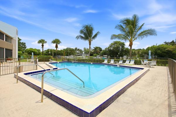 Riveredge, 412 Southwind Dr #E2, North Palm Beach, Florida 33408, image 3