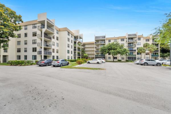 The Gate, 6190 Woodlands Blvd #513, Tamarac, Florida 33319, image 1