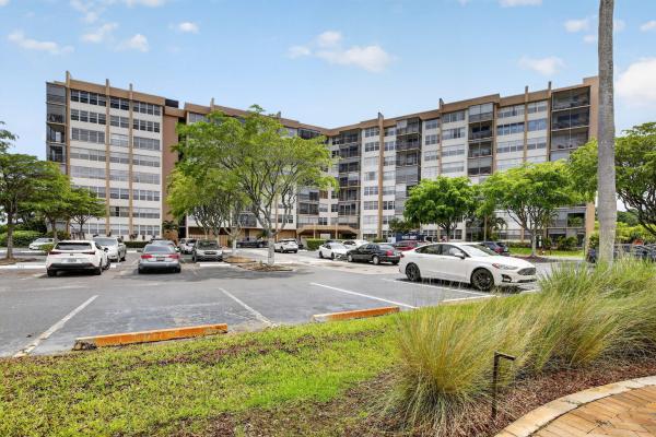 The Dogwood, 1100 Saint Charles Pl #203, Pembroke Pines, Florida 33026, image 3