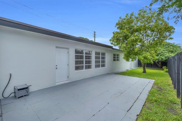 Orangebrook Golf Estates, 3262 Pierce St, Hollywood, Florida 33021, image 2