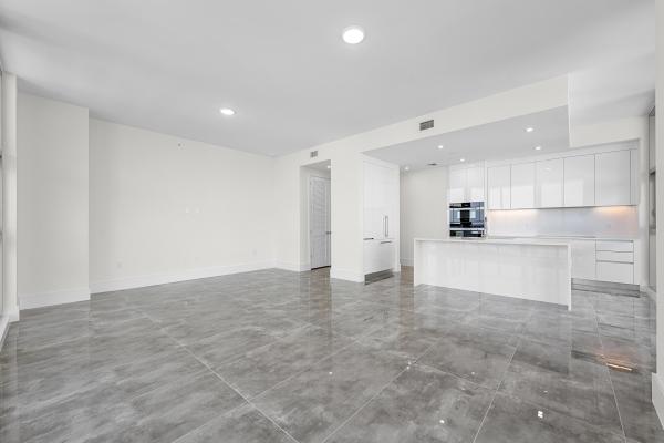 220 Lake Shore Dr #923, Lake Park, Florida 33403, image 2