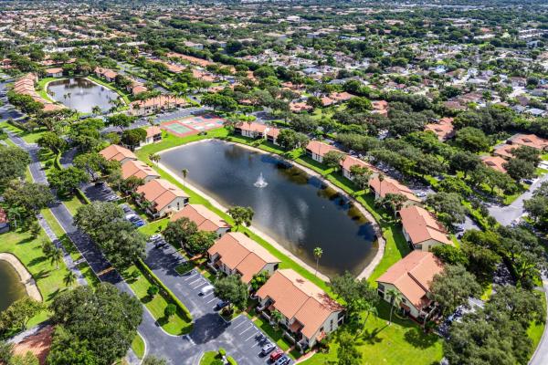 10223 N Circle Lake Dr #201, Boynton Beach, Florida 33437, image 2
