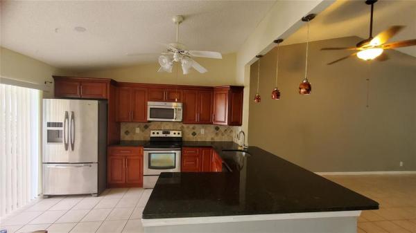Karanda Village 4, 3853 N Carambola Cir #29141, Coconut Creek, Florida 33066, image 1