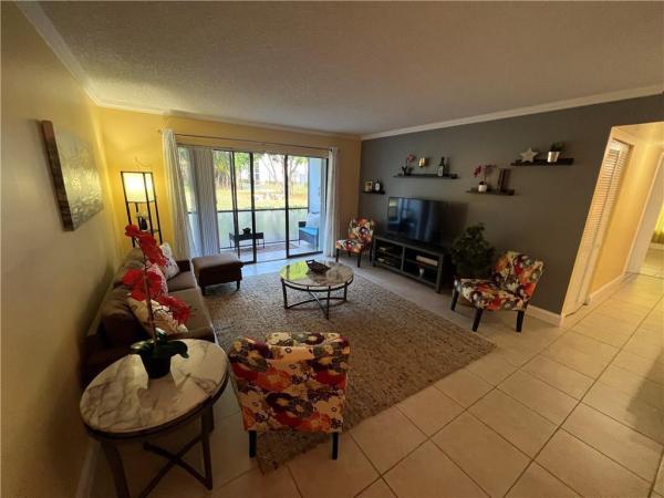 The Palm Club, 1009 Green Pine Blvd #G1, West Palm Beach, Florida 33409, image 2