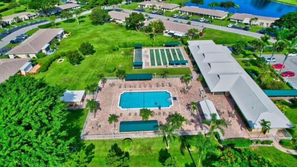 Boca Lakes, 20846 Vinesta Cir, Boca Raton, Florida 33433, image 2