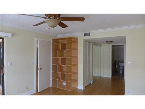 The Beach House, 330 SE 20th Ave #416, Deerfield Beach, Florida 33441, image 2
