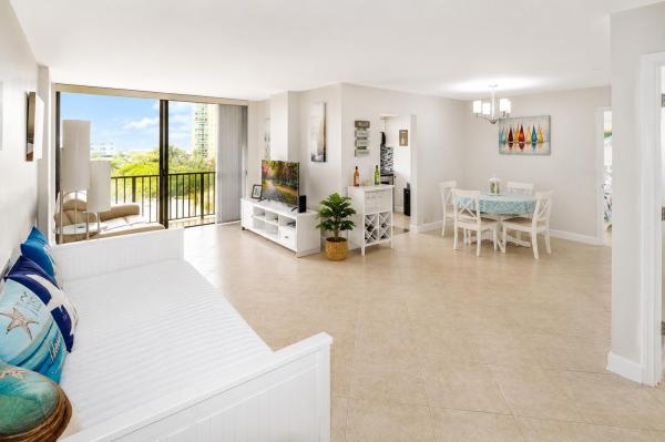 Plaza Of The Americas, 17021 N Bay Rd #816, Sunny Isles Beach, Florida 33160, image 3
