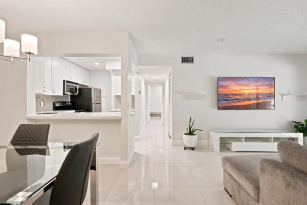 Pine Ridge North 2, 609 Sea Pine Way #F2, Greenacres, Florida 33415, image 3