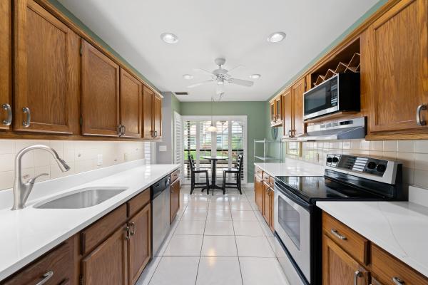 3018 Lakeshore Dr, Deerfield Beach, Florida 33442, image 2