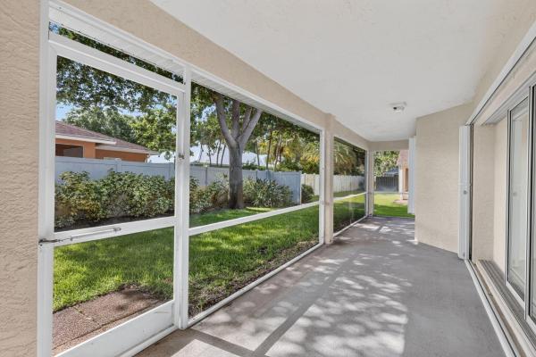 8253 Sand Pine Cir, Port St. Lucie, Florida 34952, image 3