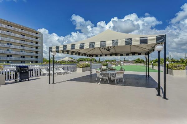 Lake Harbour Towers East, 801 Lake Shore Dr #302, Lake Park, Florida 33403, image 1