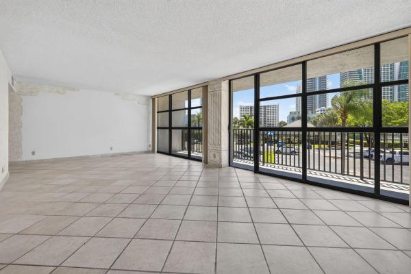 Towers Of Oceanview South, 600 Parkview Dr #230, Hallandale Beach, Florida 33009, image 2