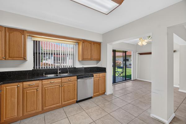 Bent Tree Villas West, 9925 Frangipani Tree Way #B, Boynton Beach, Florida 33436, image 2