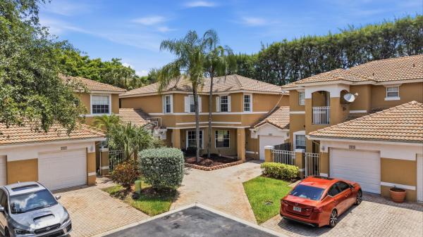 Waterford Crossings, 2824 NW 99th Ter, Sunrise, Florida 33322, image 3