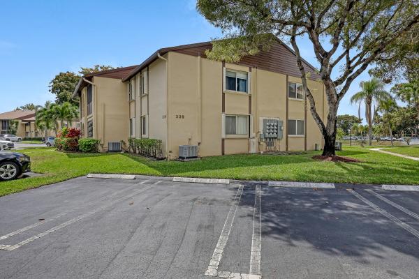 339 Pine Ridge Cir #D-1, Greenacres, Florida 33463, image 2