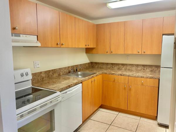 Clear Lake Palms, 405 Executive Center Dr #208, West Palm Beach, Florida 33401, image 3