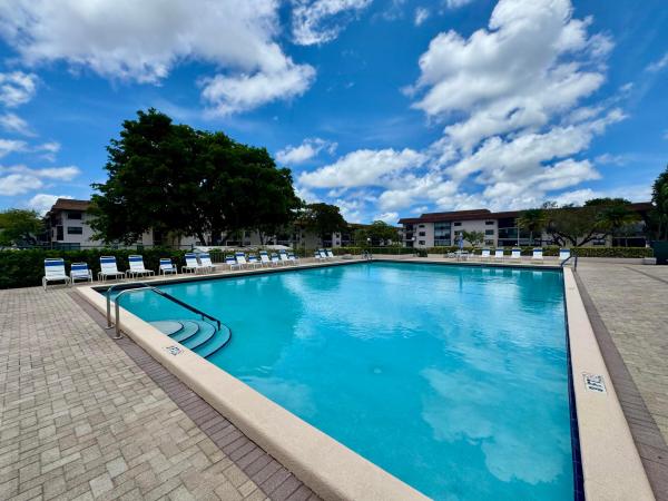 Lakes Of Carriage Hills, 4930 E Sabal Palm Blvd #107, Tamarac, Florida 33319, image 1