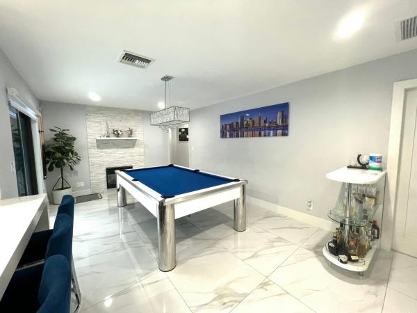 Plantation Golf Estates, 625 W Tropical Way, Plantation, Florida 33317, image 2
