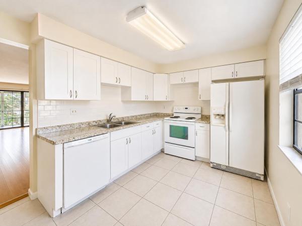 2050 Oleander Blvd #4-206, Fort Pierce, Florida 34950, image 2