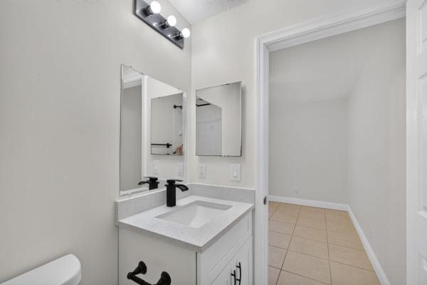 Summit Lake, 946 Summit Lake Dr, West Palm Beach, Florida 33406, image 3