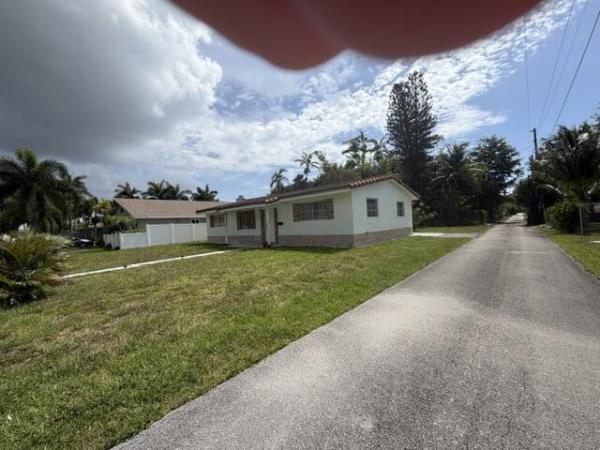 Royal Palm Vista, 210 NE 5th Ave, Dania Beach, Florida 33004, image 2