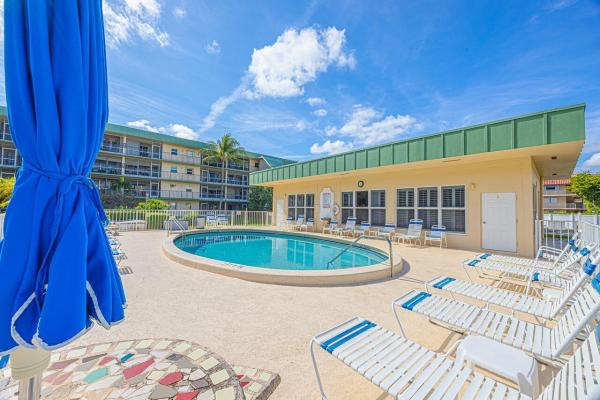 Hampton Gardens, 808 SE 7th St #305, Deerfield Beach, Florida 33441, image 1