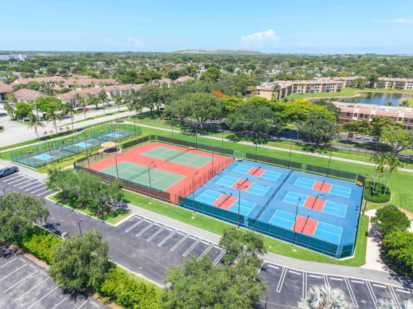 5828 Coral Lake Dr, Margate, Florida 33063, image 1