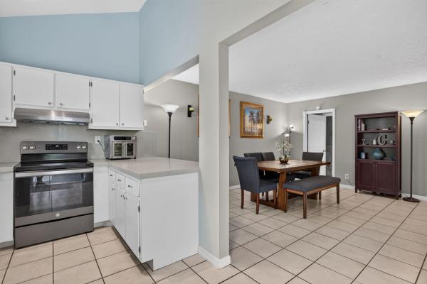 Lago West, 501 NW 132nd Ter, Plantation, Florida 33325, image 2