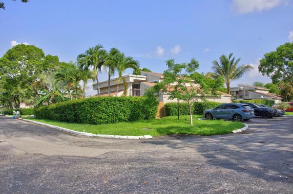 Lago West, 501 NW 132nd Ter, Plantation, Florida 33325, image 2