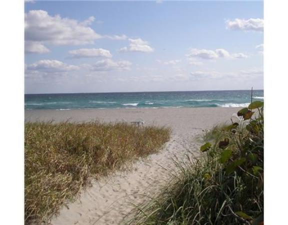 Lavers Resort & Racquet Club, 825 Egret Cir #404, Delray Beach, Florida 33444, image 2
